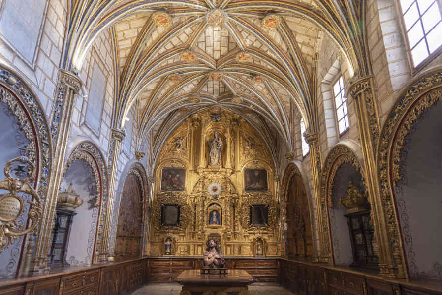 Cuenca 019 - catedral de Santa María y San Julián - sacristía Mayor.jpg